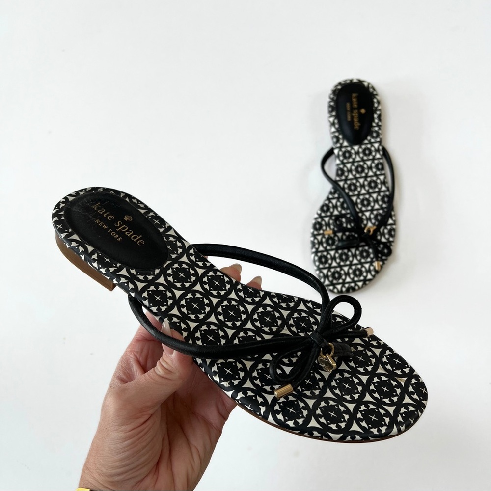 Kate Spade Geometric Black and White Sandals Flip Flops - Picture 3 of 9
